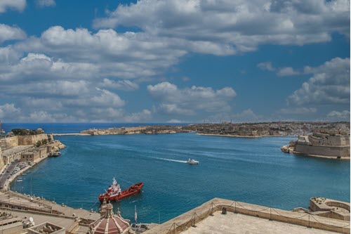 luminar-ai-update2-himmel-ai-hafen-malta-versatz-horizontal